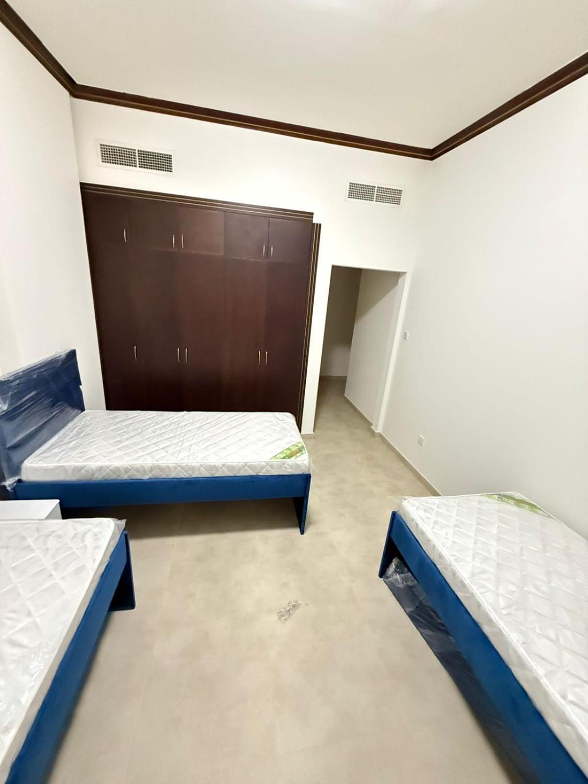 Backpackers Heaven ! 18 Beds In A 2 Bedroom Apartment In Front Of Union Metro Station Diera Dubái Exterior foto