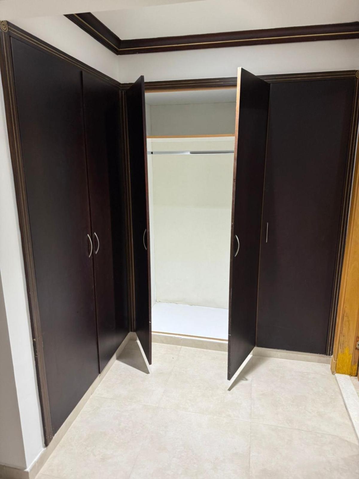 Backpackers Heaven ! 18 Beds In A 2 Bedroom Apartment In Front Of Union Metro Station Diera Dubái Exterior foto