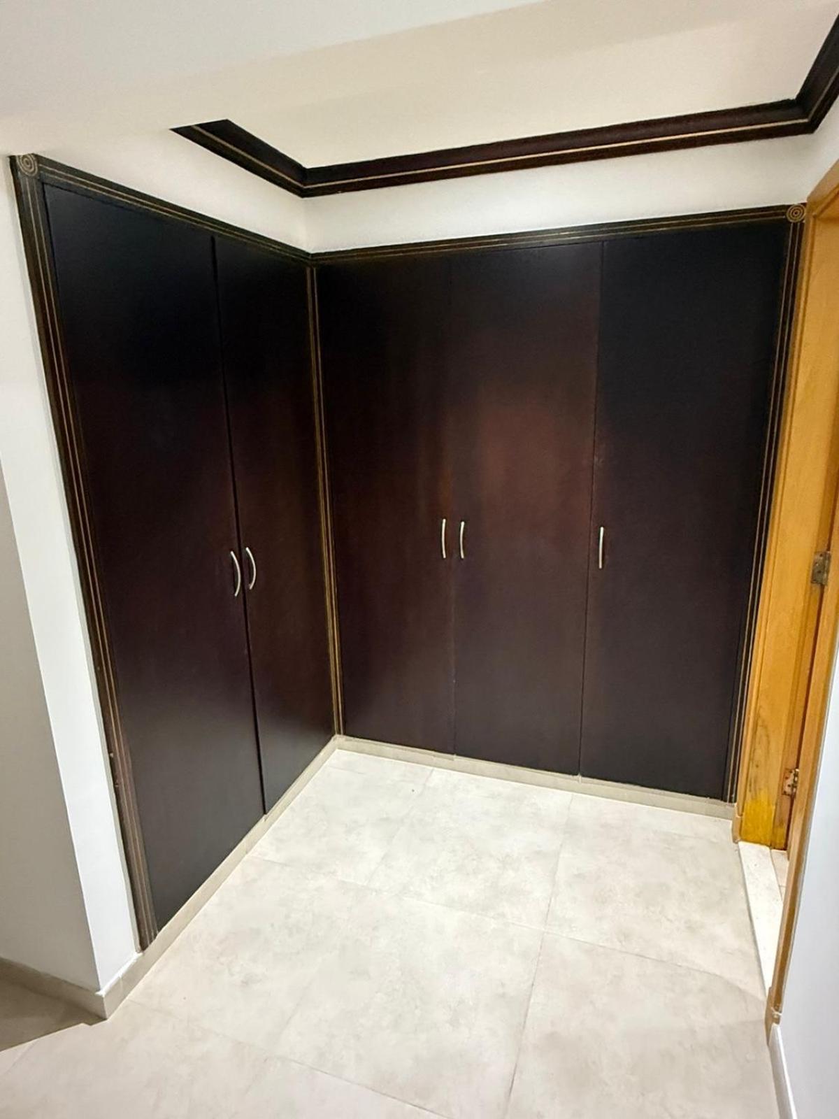 Backpackers Heaven ! 18 Beds In A 2 Bedroom Apartment In Front Of Union Metro Station Diera Dubái Exterior foto