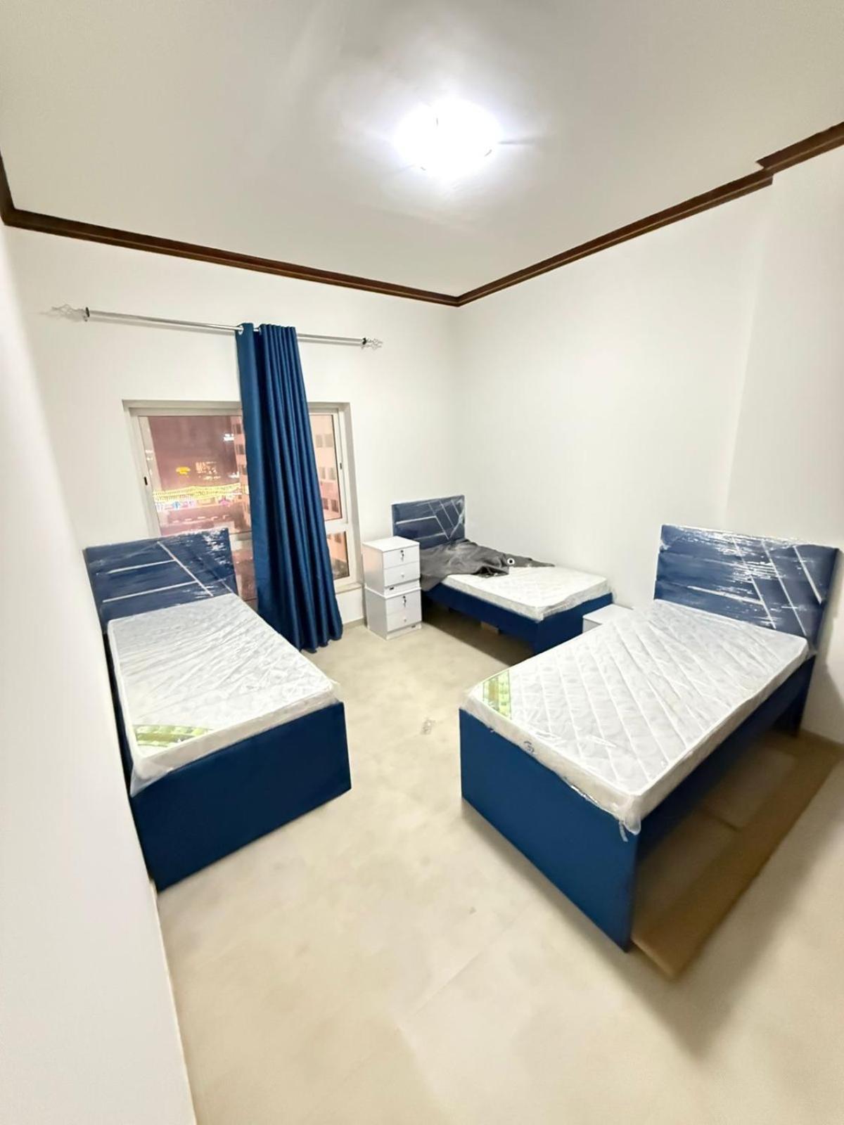 Backpackers Heaven ! 18 Beds In A 2 Bedroom Apartment In Front Of Union Metro Station Diera Dubái Exterior foto