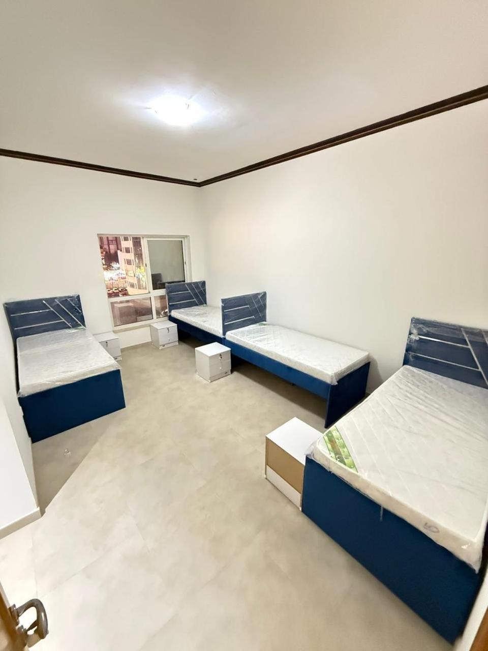 Backpackers Heaven ! 18 Beds In A 2 Bedroom Apartment In Front Of Union Metro Station Diera Dubái Exterior foto